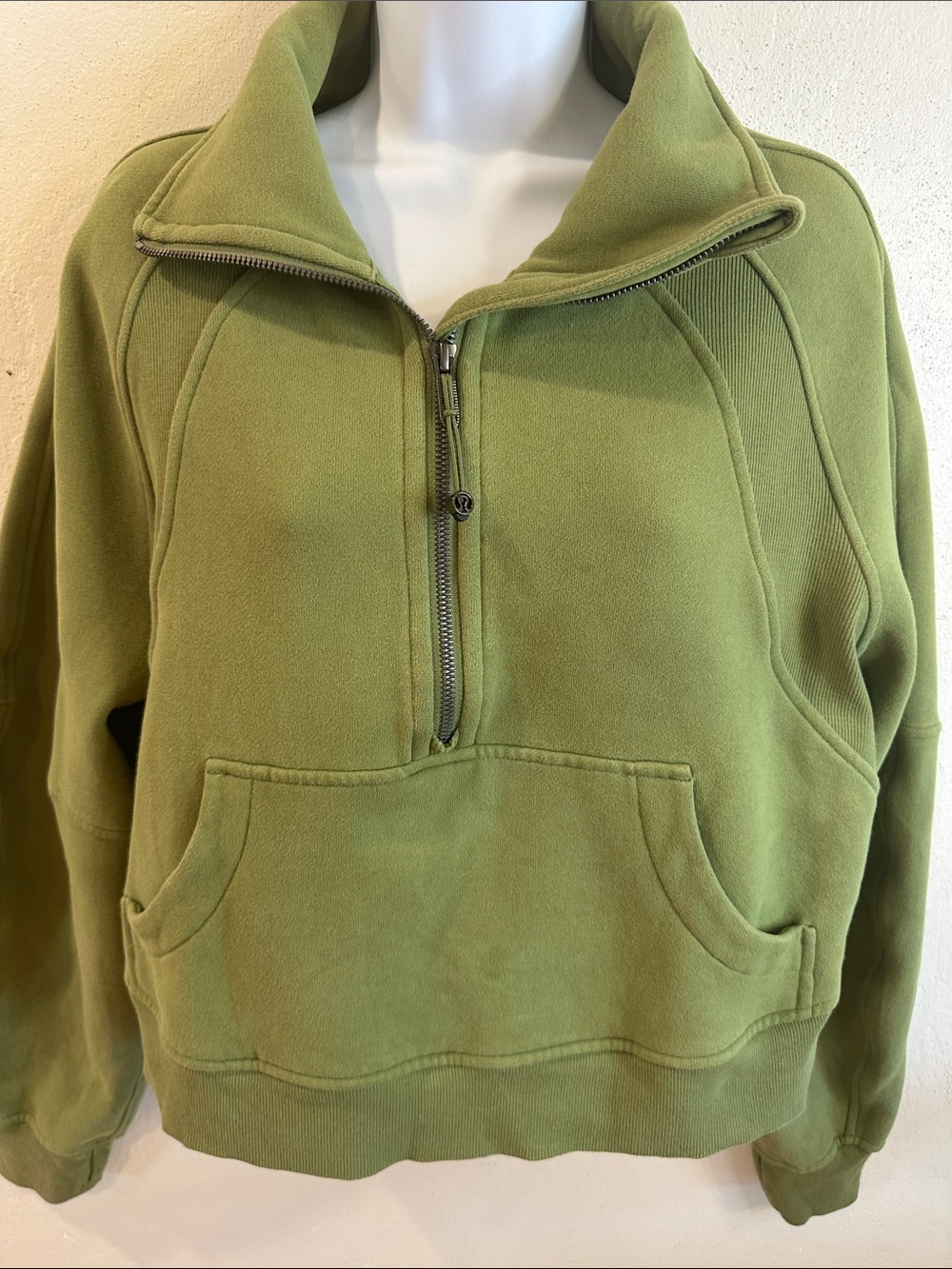 Lululemon green quarter zip sweatshirt size XS/S.